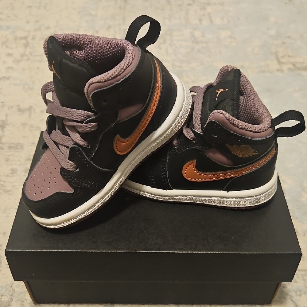 Nike Black and Mauve Sneakers